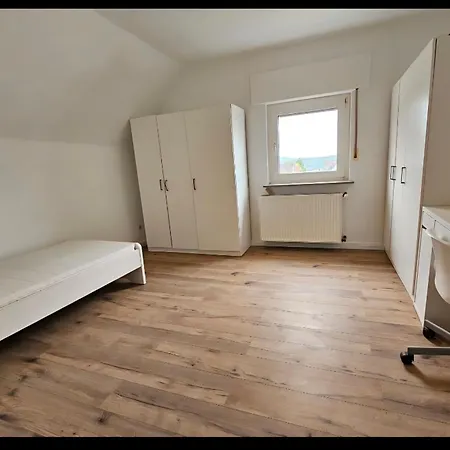 Monteurzimmer - Zentrale Lage Mit Ausblick בית אירוח זיגן